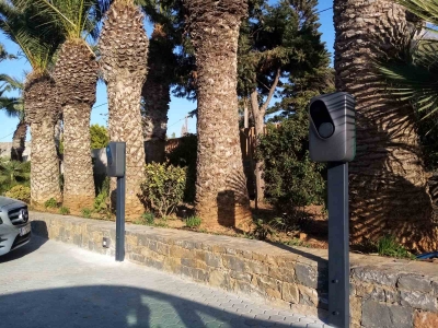 Υποδομές φόρτισης ηλεκτρικών αυτοκινήτων στο Sentido Unique Blue στο Ηράκλειο